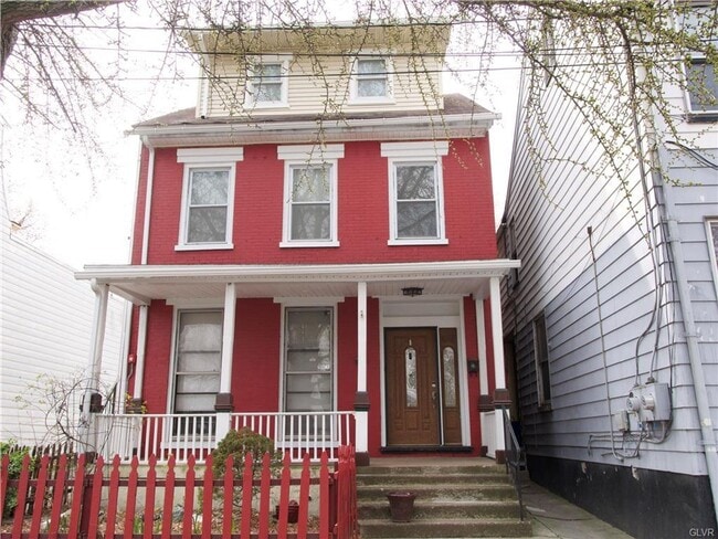 Building Photo - 1020 Ferry St Unit 1