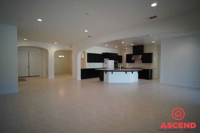 8904 Costa Blanca Dr