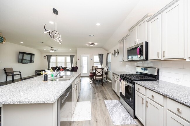 Photo - 3229 Trails End Rd