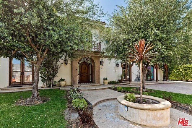 Photo - 6127 Rhodes Ave