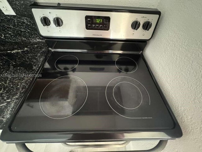 Photo - 230 E 56th St