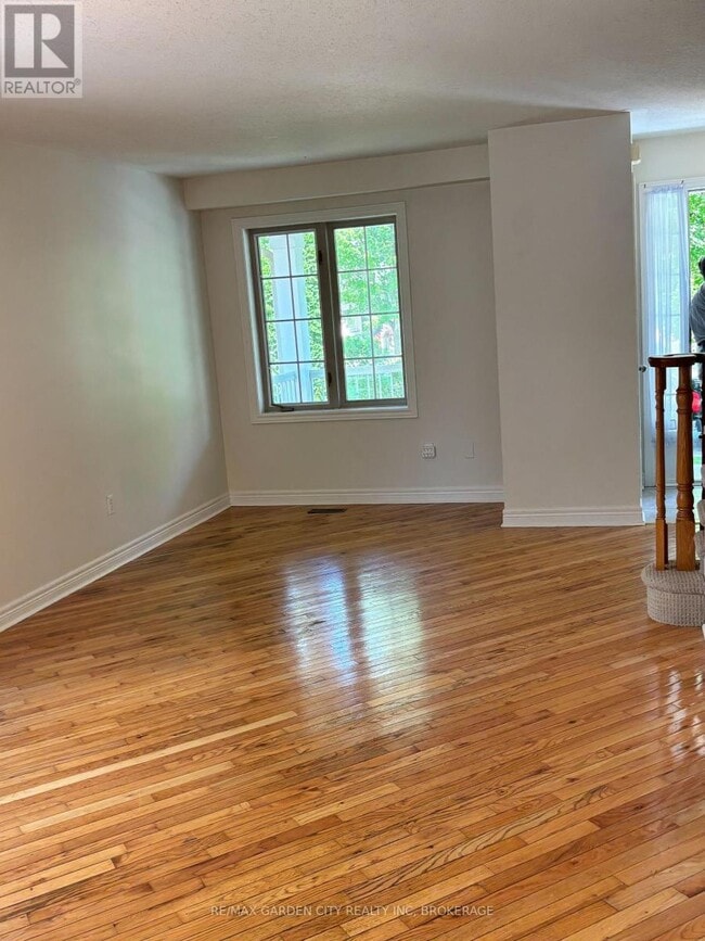 Photo - 31 Robertson Rd