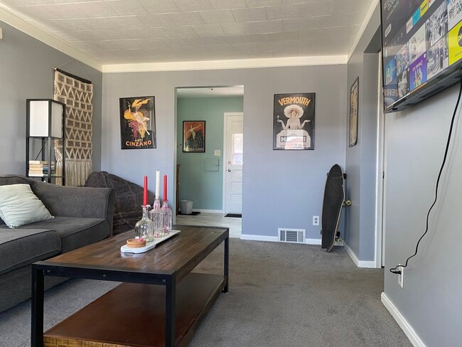 Photo - 528 E Cambourne St