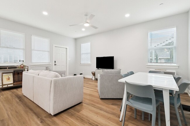 Photo - Elegant 3 Bedroom, 2.5 Bath Apartment Unidad 1809 Hillary Street 1A