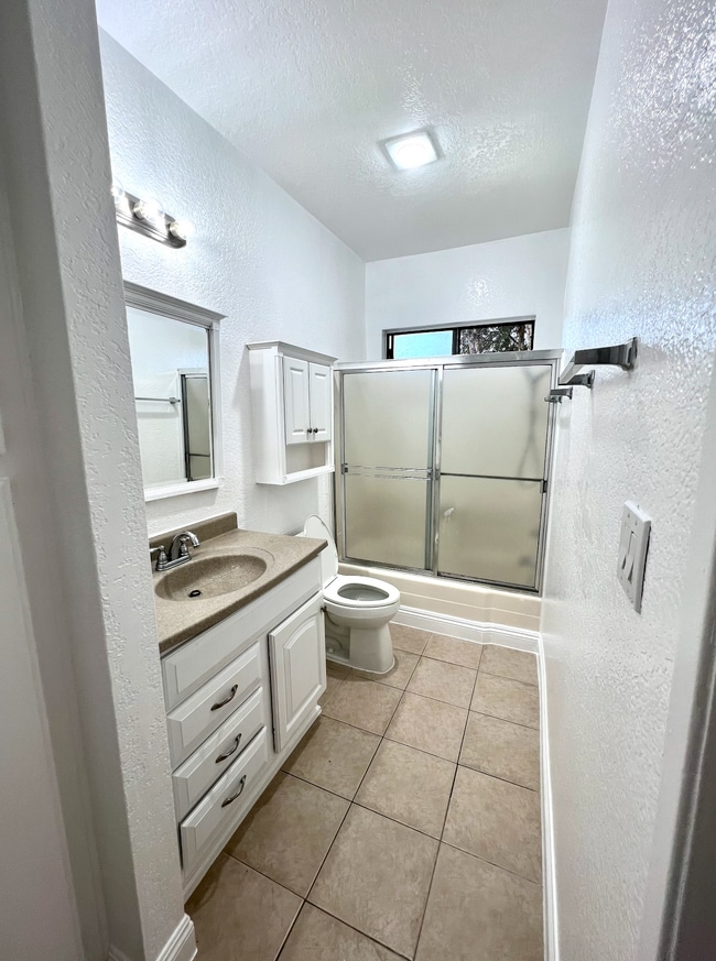 Photo - 7632 Topanga Canyon Blvd Unidad 210