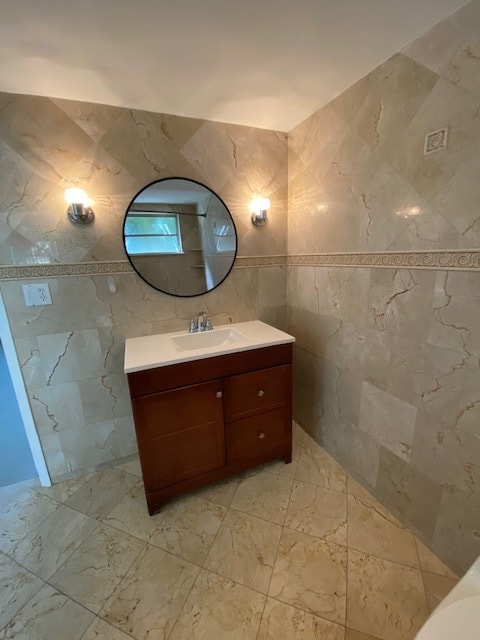Master Bath w/Marble - 7680 SW 82nd St Unit H121