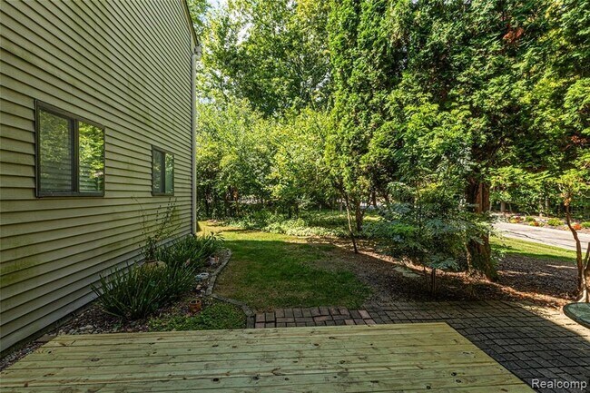 Photo - 1570 Streamwood Ct Unit B8