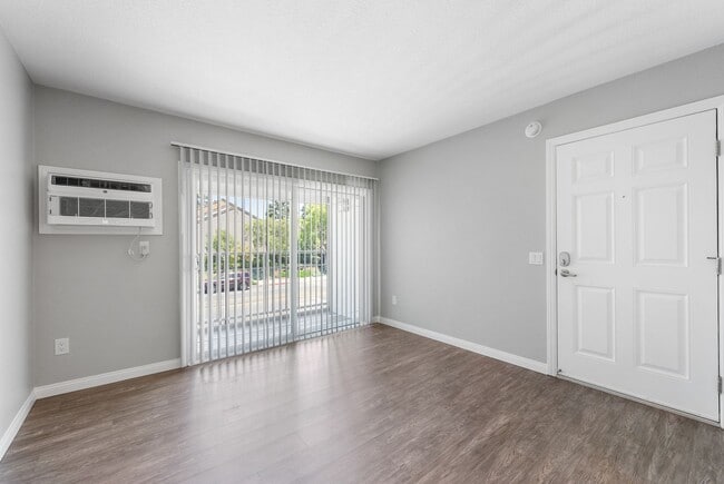 Photo - Highland Pinetree Apartments