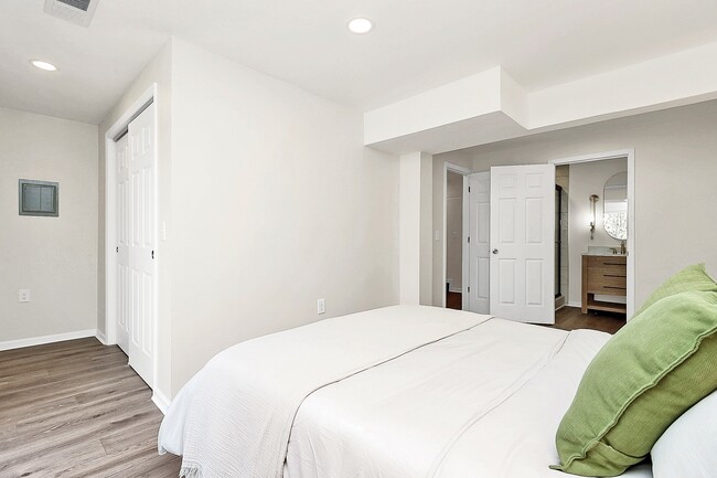 Photo - 7737 Batavia Ln