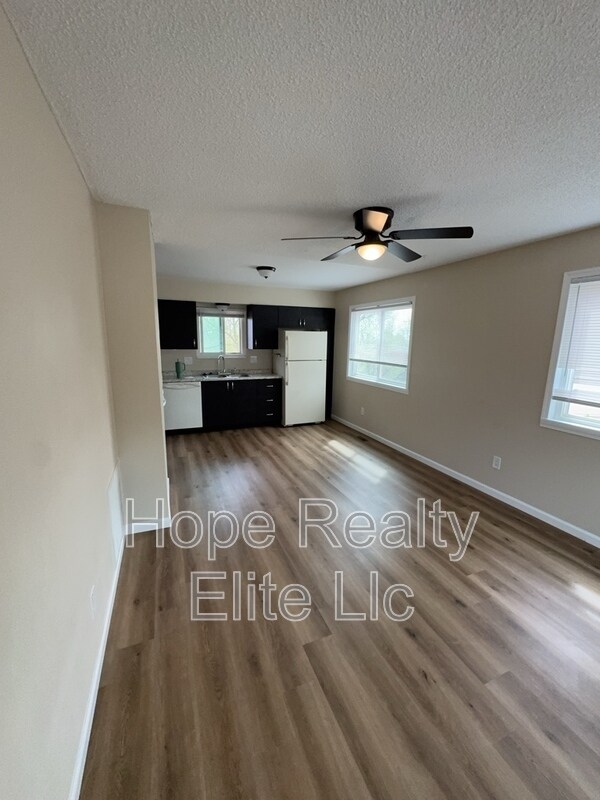 Photo - 1227 N Chestnut St