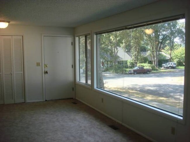 Photo - 3 bedroom 2 bathroom Duplex