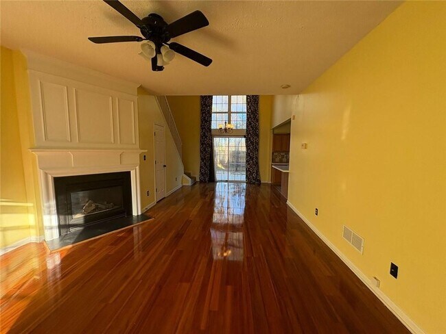 Photo - 1607 Heyford Cir