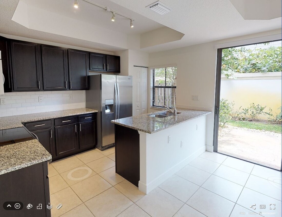 Photo - AMLI Toscana Place Apartments