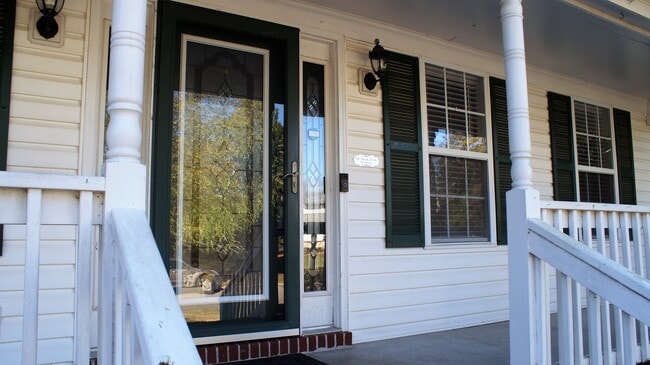 Photo - 1221 Clearwater Ln