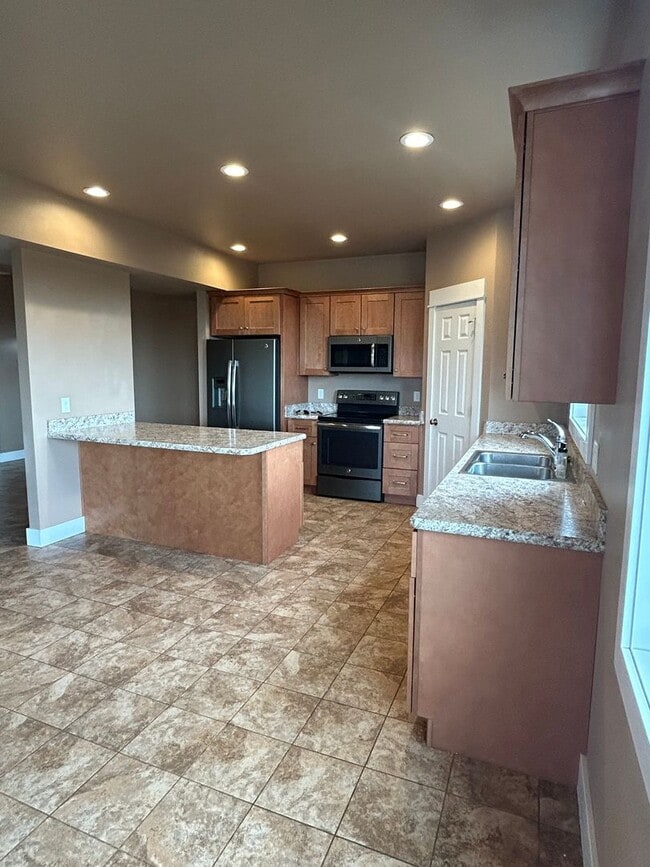 2148 Walter Rd