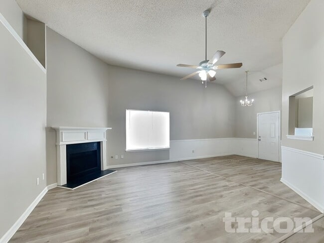 Photo - 805 Marcus Ln