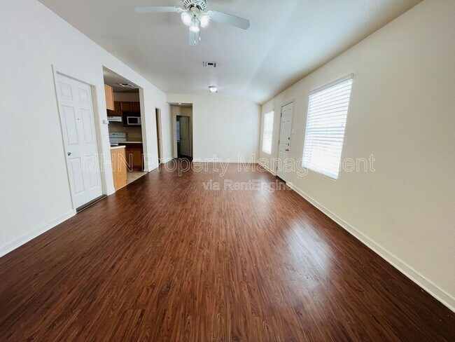 Photo - 14542 Clovelly Wood