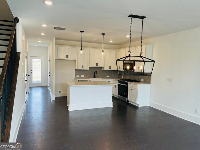 Photo - 1568 Driggs Dr NW