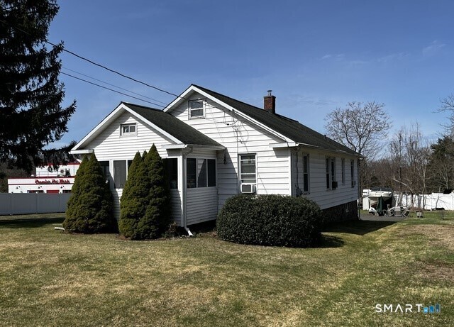 Photo - 1644 Meriden Ave