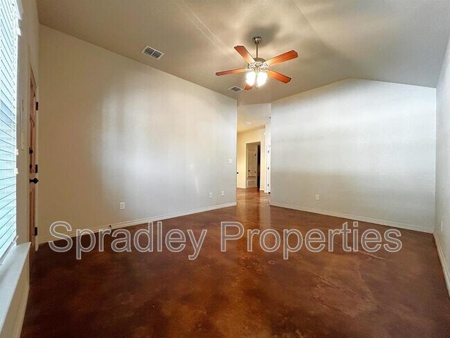 Photo - 215B Andy Ln