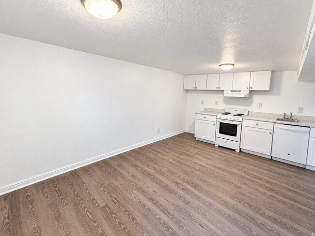 235 International Ave Unit Basement