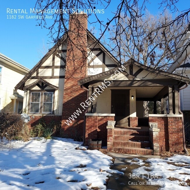 *NEAR WASHBURN UNIVERSITY* 3 BED/1 BATH - *NEAR WASHBURN UNIVERSITY* 3 BED/1 BATH House