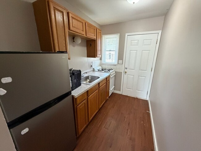 415 E Letchworth Ave Unit 1