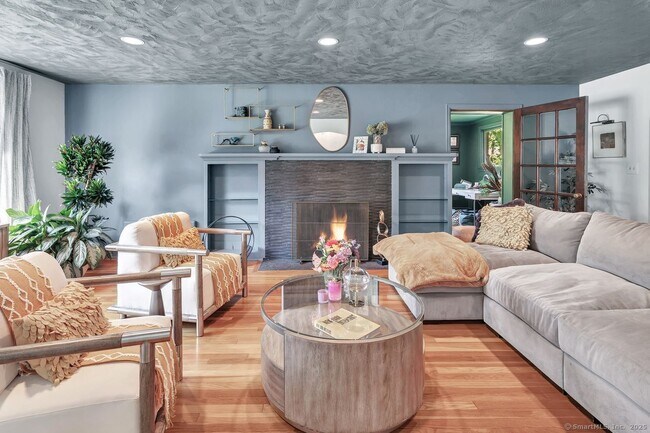 Photo - 26 Pearsall Pl