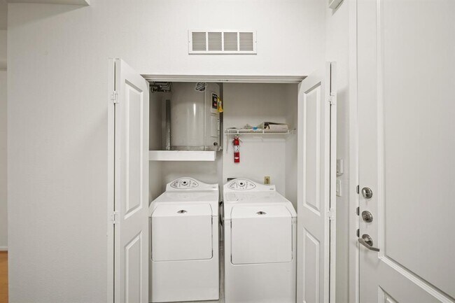 Photo - 3505 Sage Rd Unidad 504