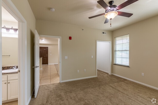 1BR, 1.5BA - Balcony