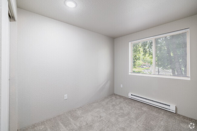 2BR, 1BA - 406SF - Bedroom