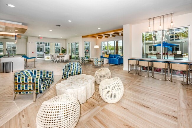 Photo - Magnolia Square