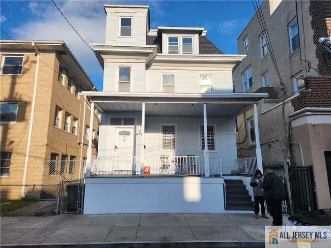 Building Photo - 7 N Georgia Ave