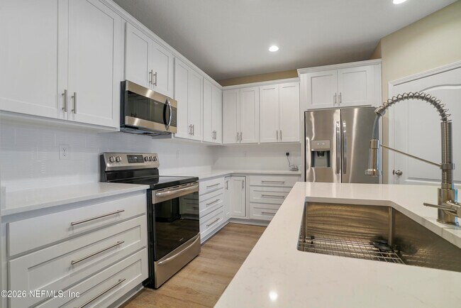 Photo - 142 Castro Ct
