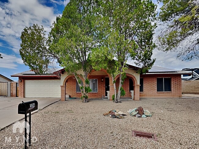 Building Photo - 3114 W Anderson Dr