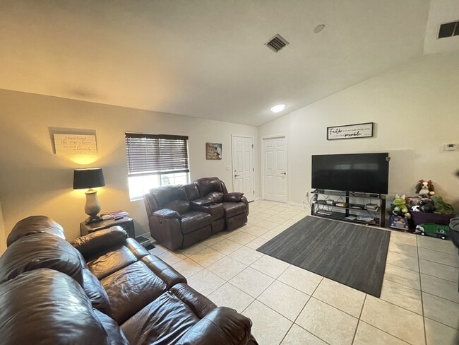Photo - 1167 Urmey Ln