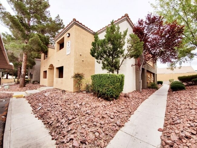 Photo - BEAUTIFUL 1 BEDROOM IN DESERT SHORES!
