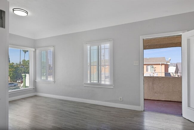 Photo - Spacious 2-Bedroom Apartment in Prime Los ... Unidad 3