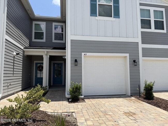 Photo - 43 Thurnham Ln