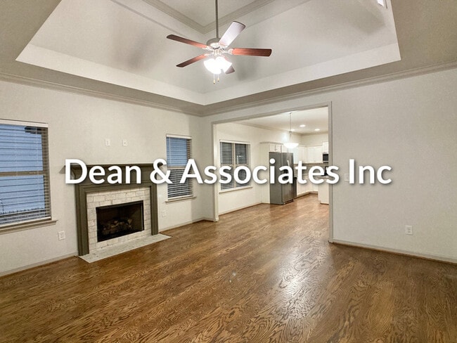 Photo - 2044 Springfield Dr