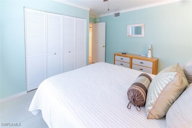 Building Photo - 774 Wiggins Lake Dr Unit 106