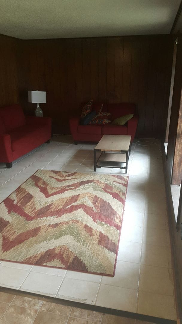 Photo - Great Smokey Ave Unidad B