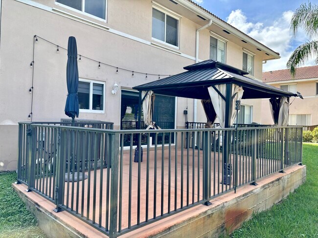 Photo - 4901 Palm Garden Ln