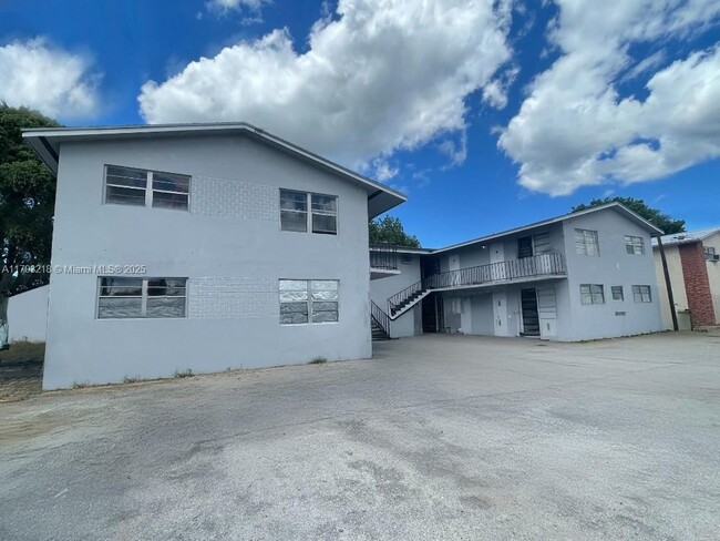 Photo - 332 SW 3rd St Apartamento Unidad 9