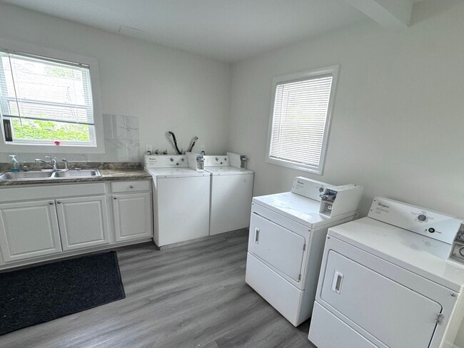 The Lodge on Benham - Rooms for Rent