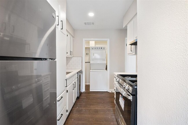 Building Photo - 200 Concho St Unit D
