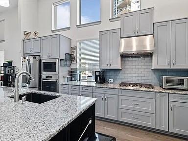 Photo - 1390 Arch Pl