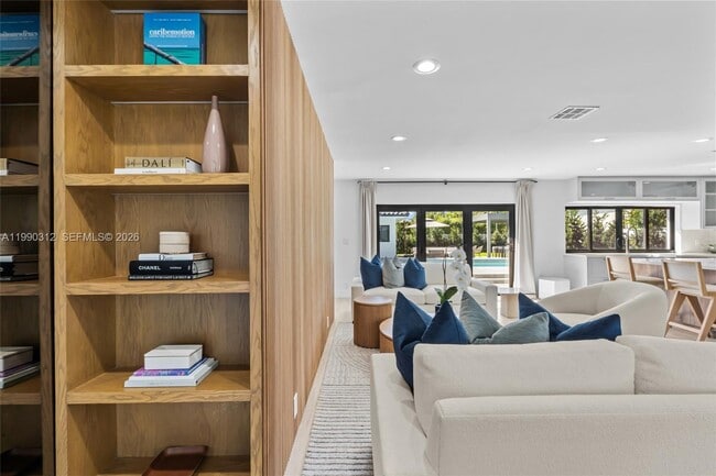 Photo - 116 W 1st Ct