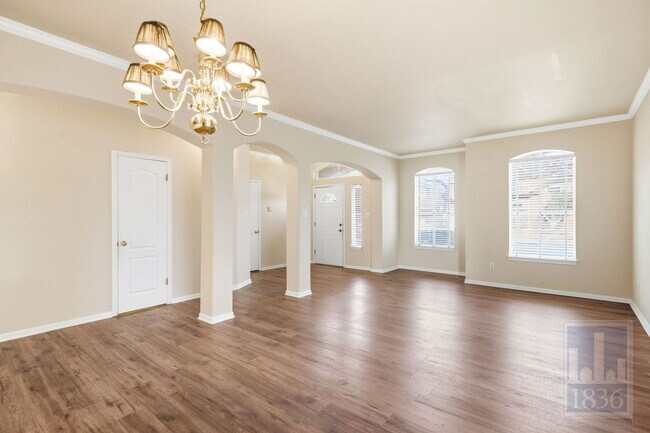 Photo - 1110 Water Birch