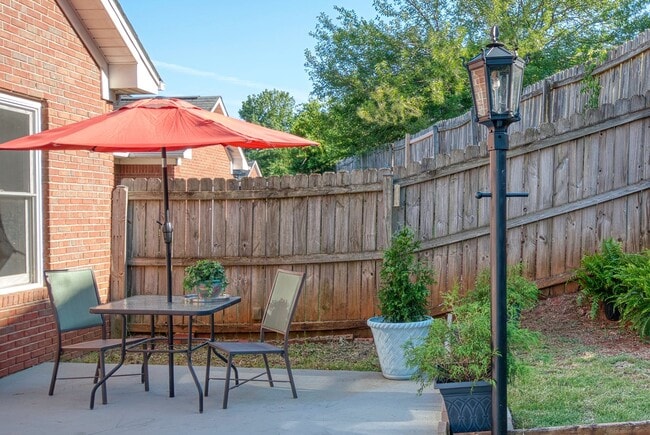 Photo - 1000 Eagle Pass Way